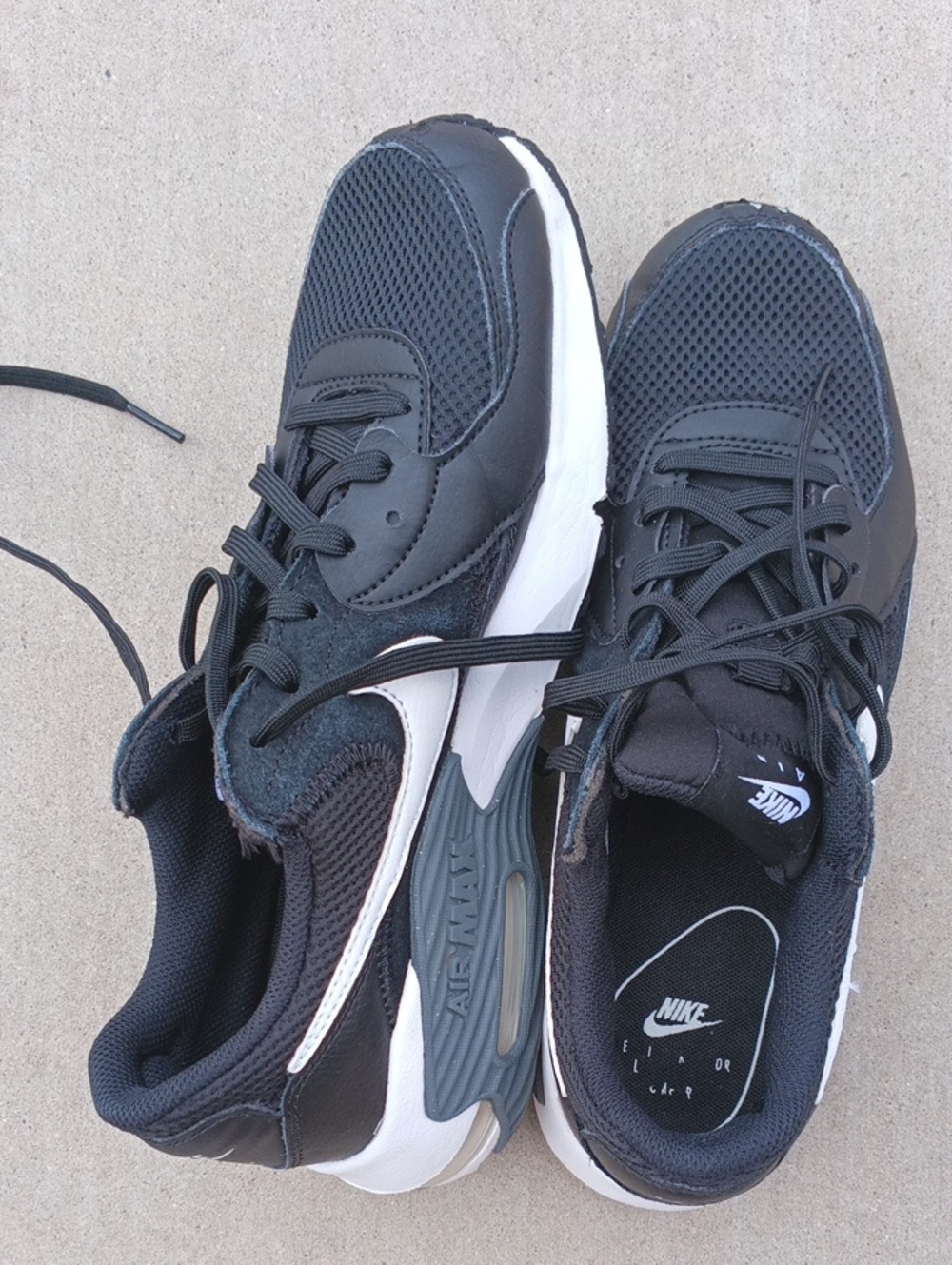 Nike Black and White Men's Athletic Sneakers
